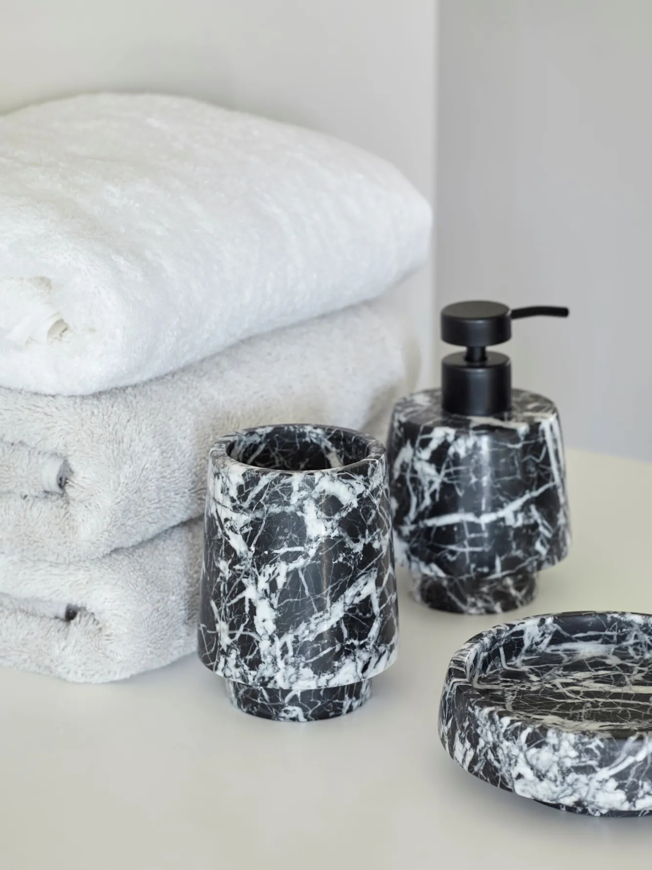 Aquanova Aquanova ORION soap dish Black