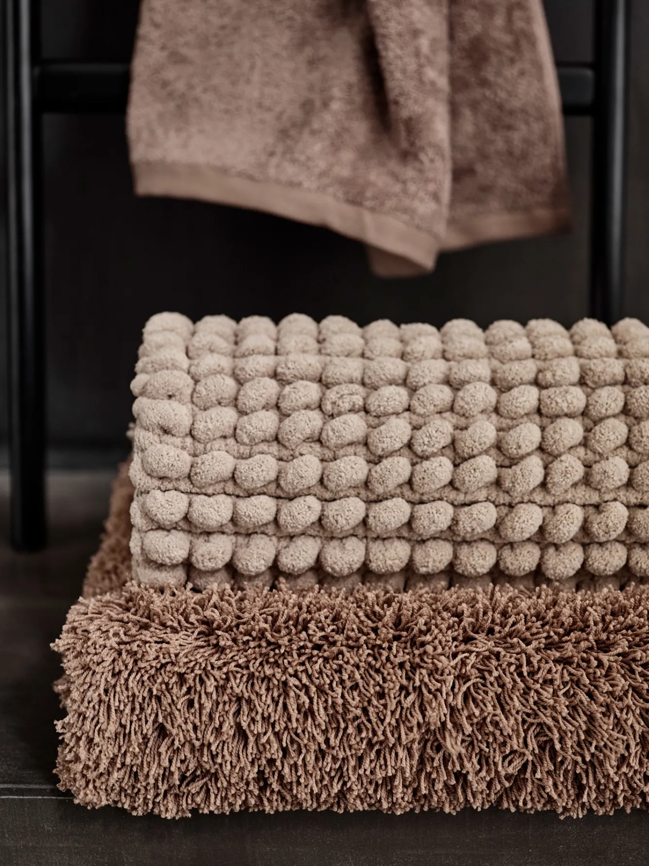 Aquanova Bath mat AXEL color Nougat (AXEBM-136)