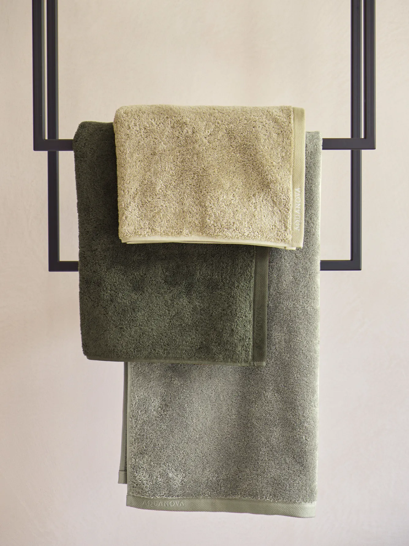Aquanova Bath mat LONDON color Absynth-128