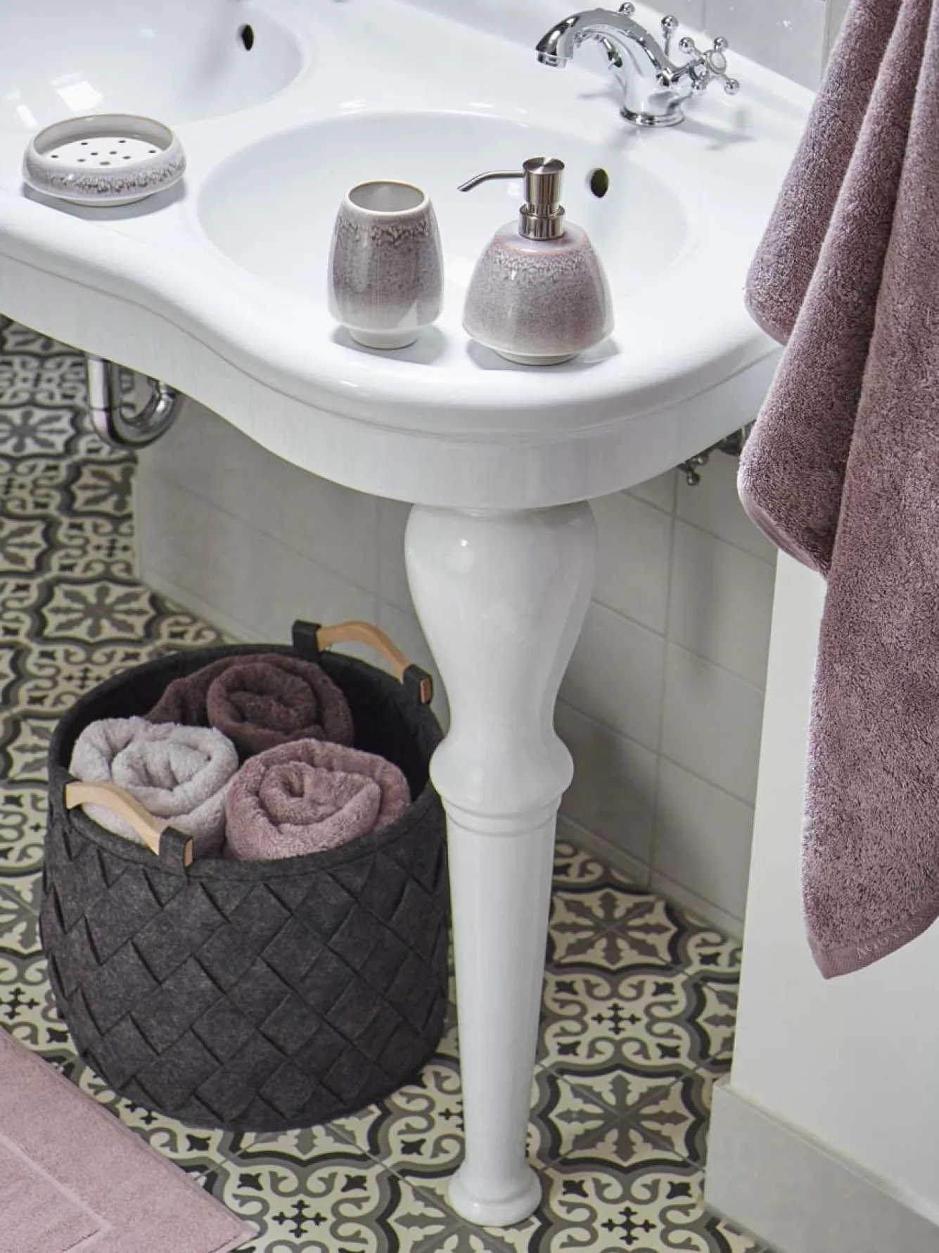 Aquanova Bath mat LONDON color Malva-883