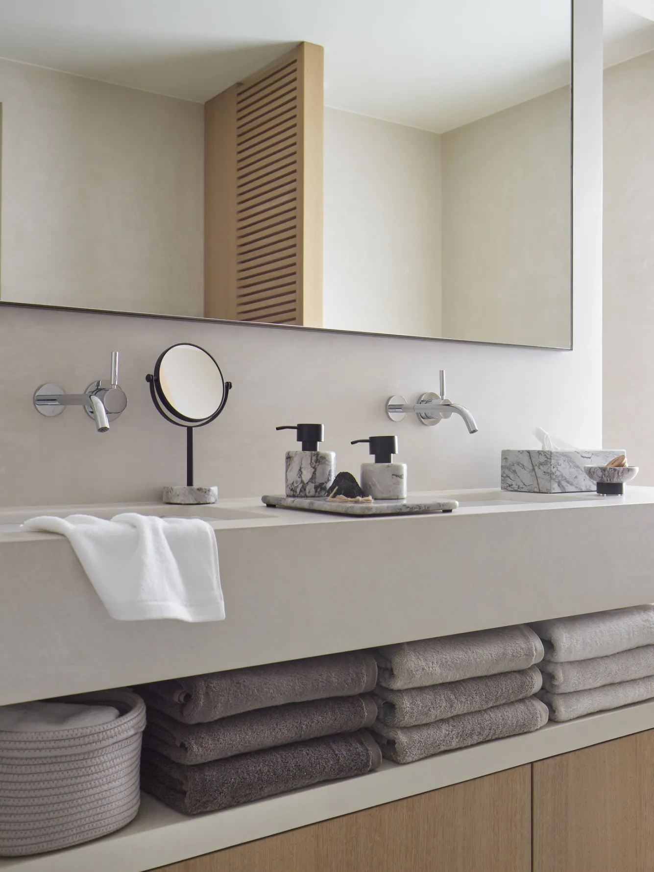 Aquanova Bath mat LONDON color Salt-103