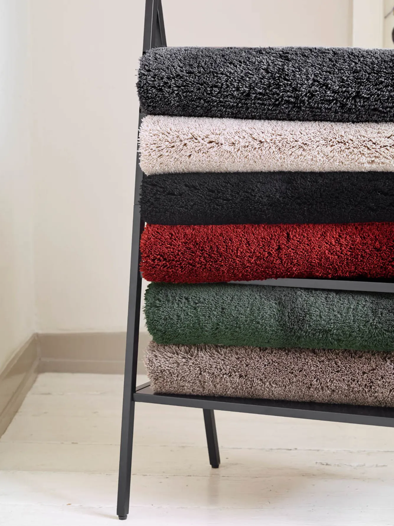 Aquanova Bath mat BELA color Mahogany - 60x60 cm