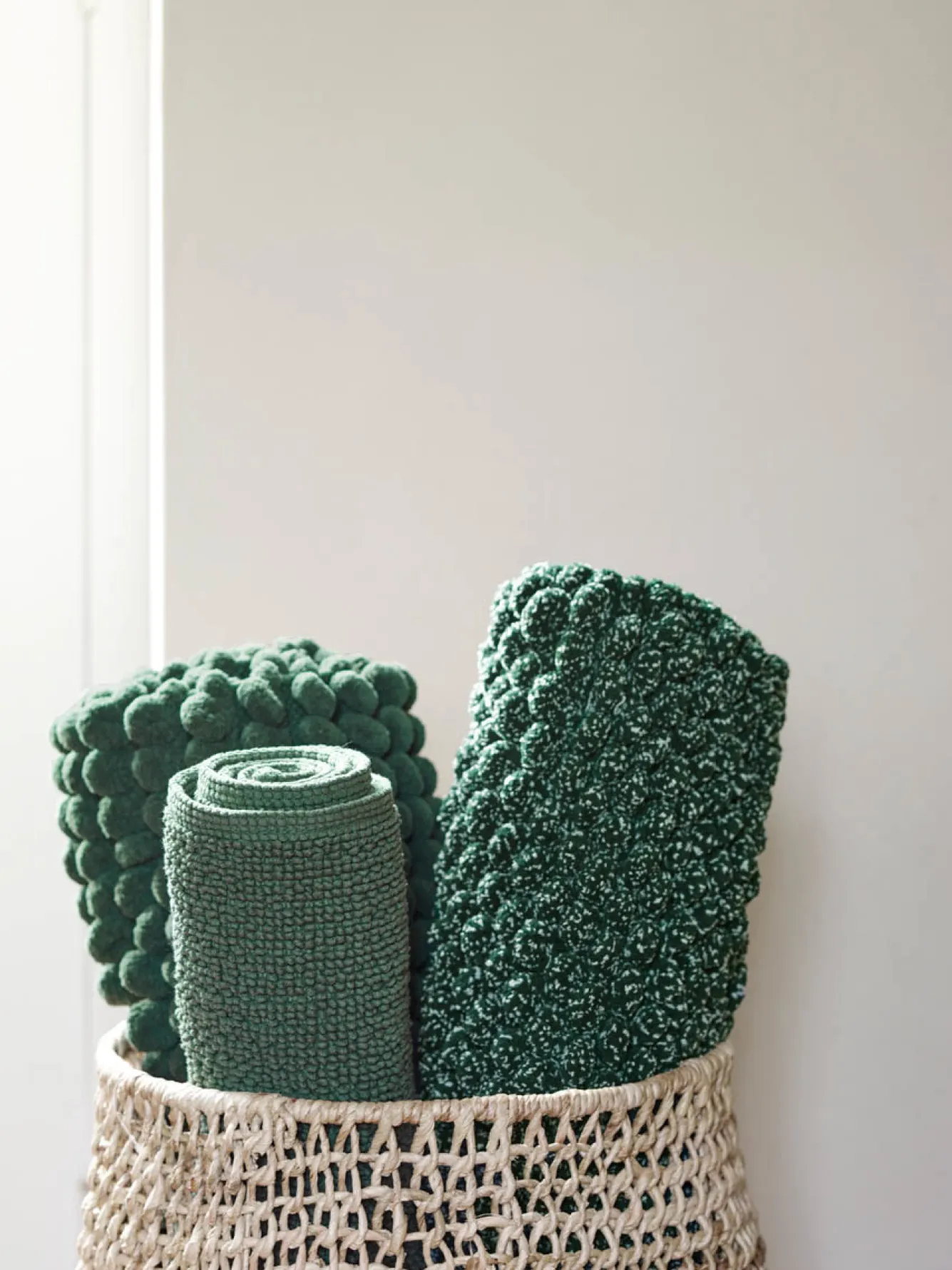 Aquanova Bath mat BRENT 60 x 100 cm color Ivy-413 (BREBMM-413)