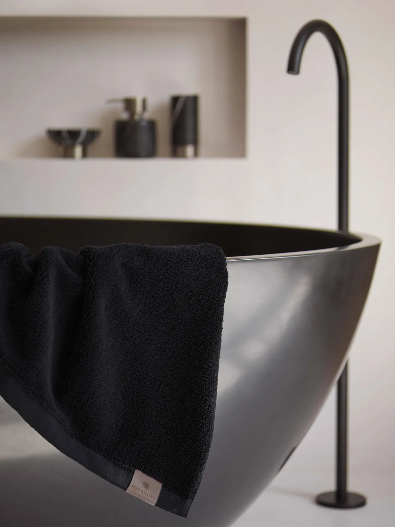 Aquanova Bath textiles OSLO color Black, black (OSLTW-09)
