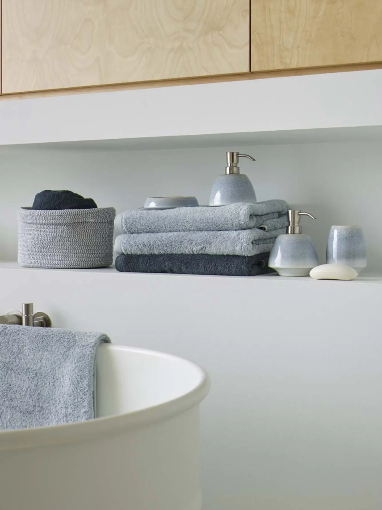Aquanova Bath towel 70x130 cm LONDON color Steel-958 (set/3)