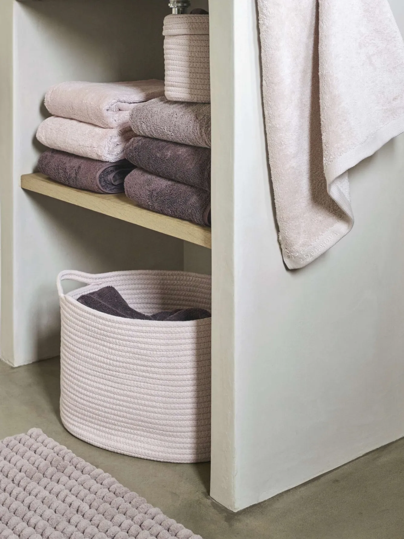 Aquanova Bath towel 70x130 cm LONDON color Calla-824 (set/3)