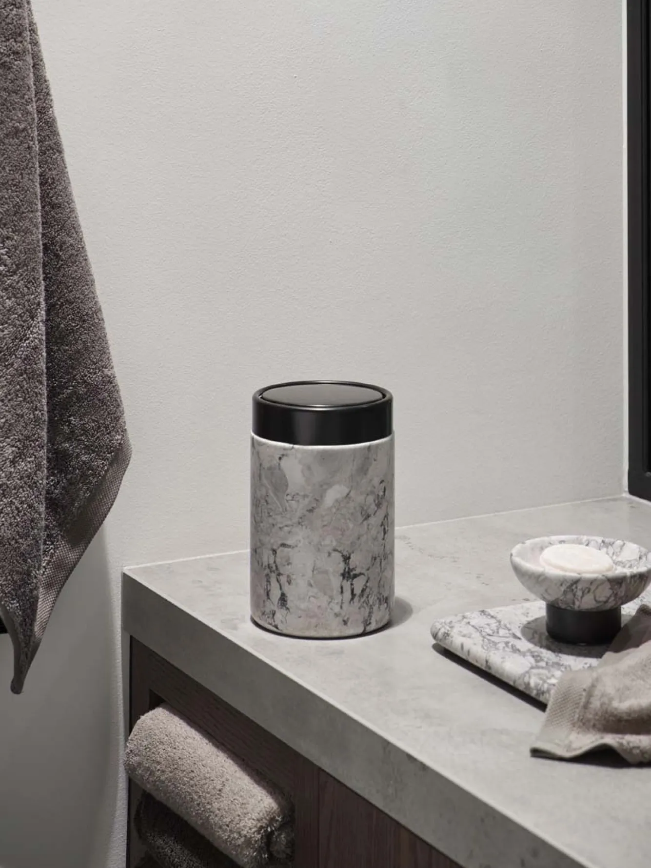 Aquanova Cosmetics waste bin NERO color Alba (grey)