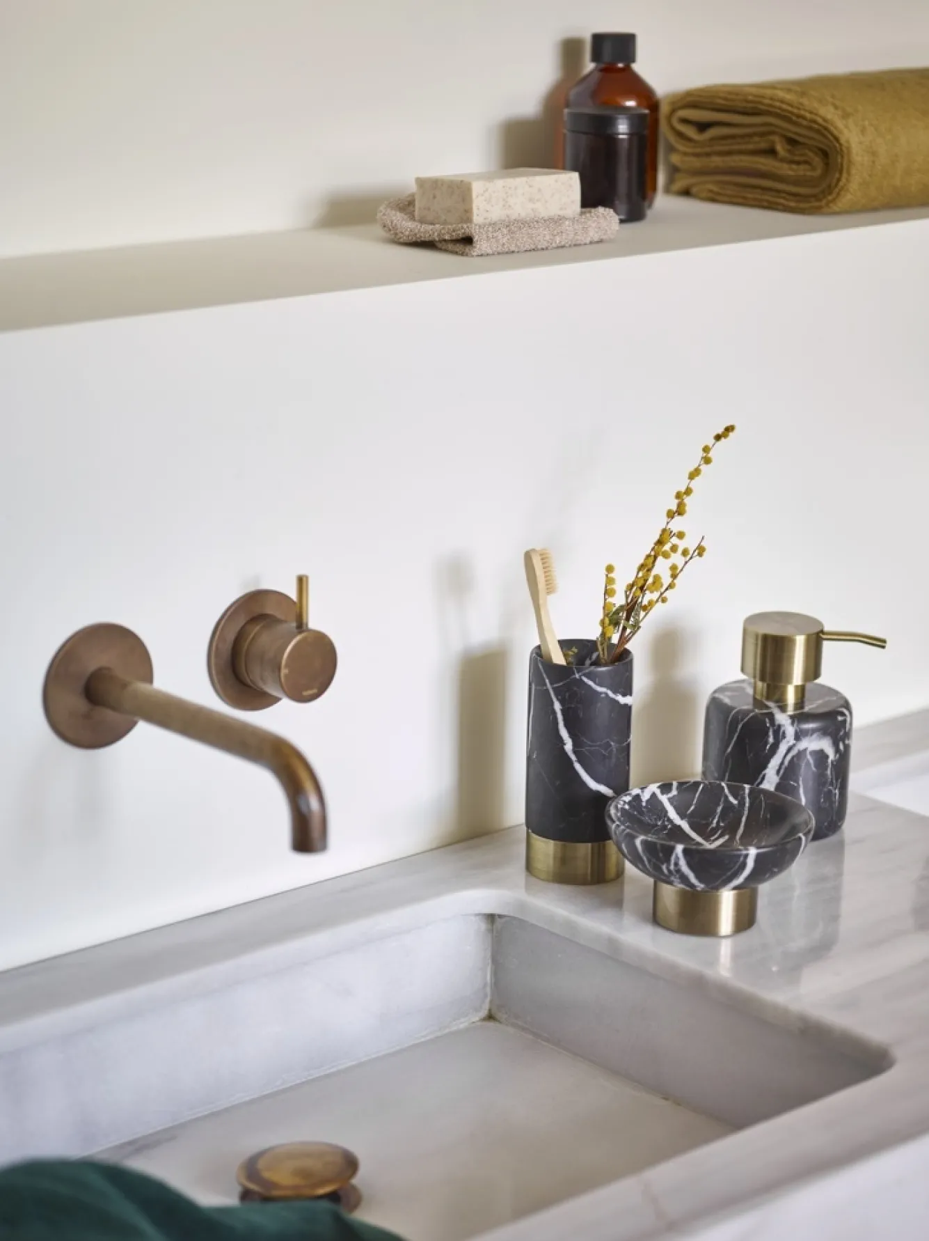 Aquanova Cup / toothbrush holder NERO color Black (black)