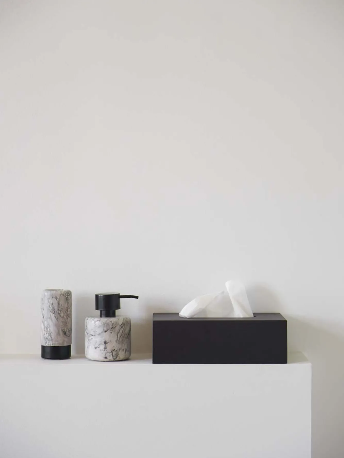 Aquanova Cup / toothbrush holder NERO color Alba (gray)