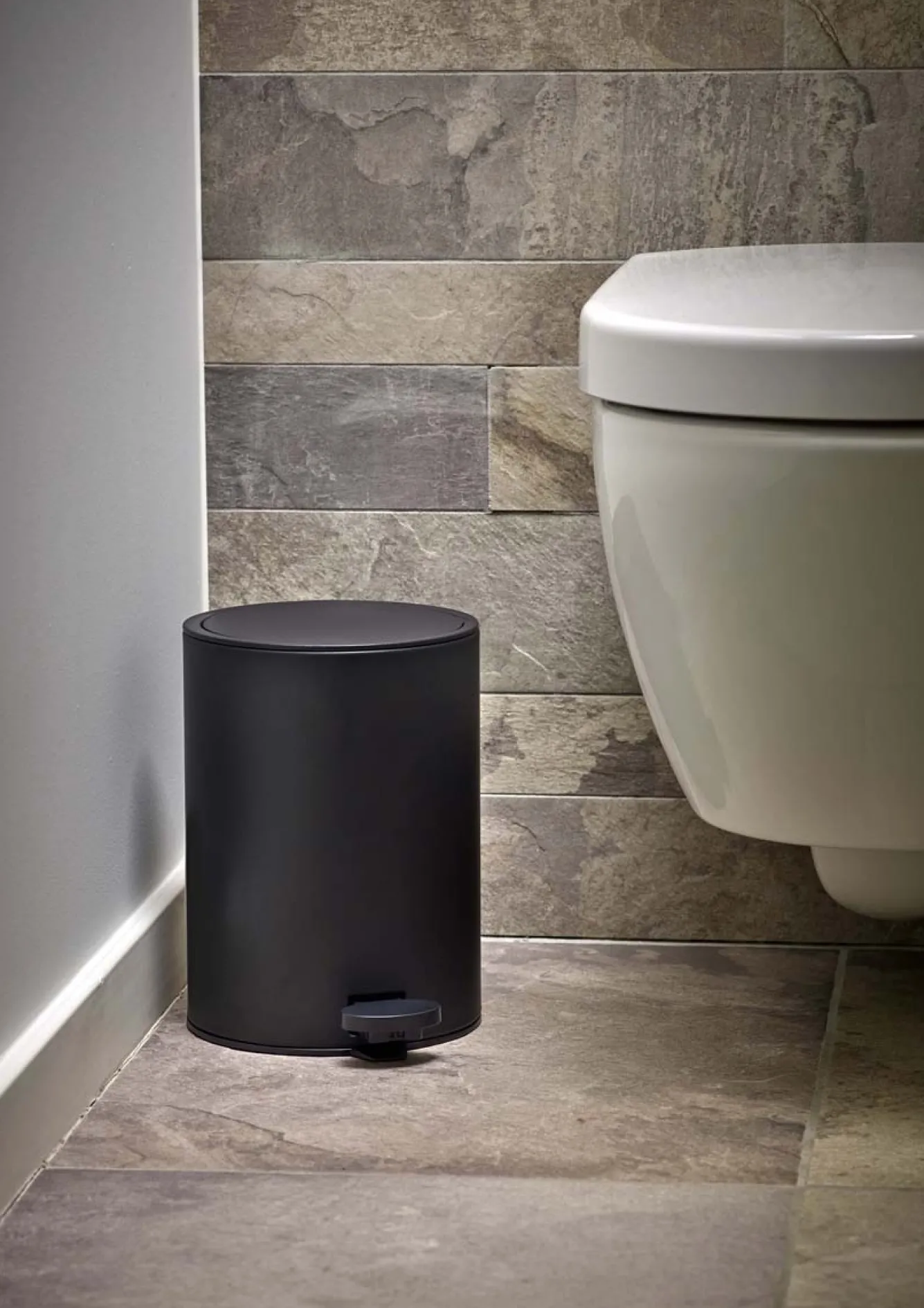 Aquanova Pedal bin RAF color Black-09 (3 liters)