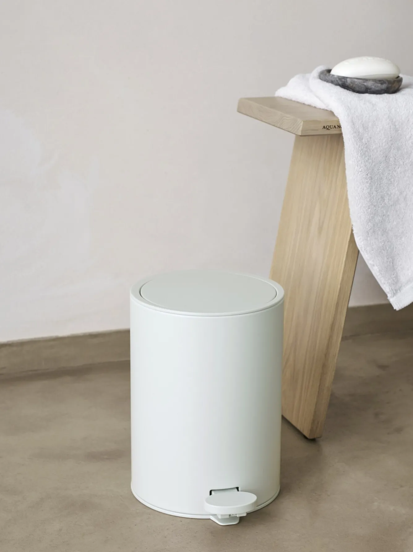 Aquanova Pedal bin RAF color Cloud-334 (3 liters)