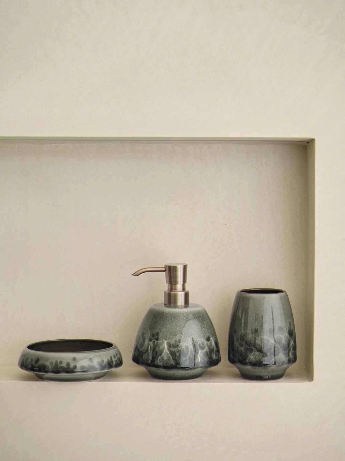 Aquanova Soap dish FIGO color Taiga-302