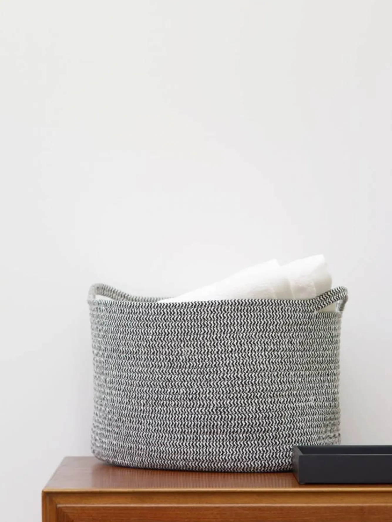Aquanova Storage basket RENA Black-09 (Medium)