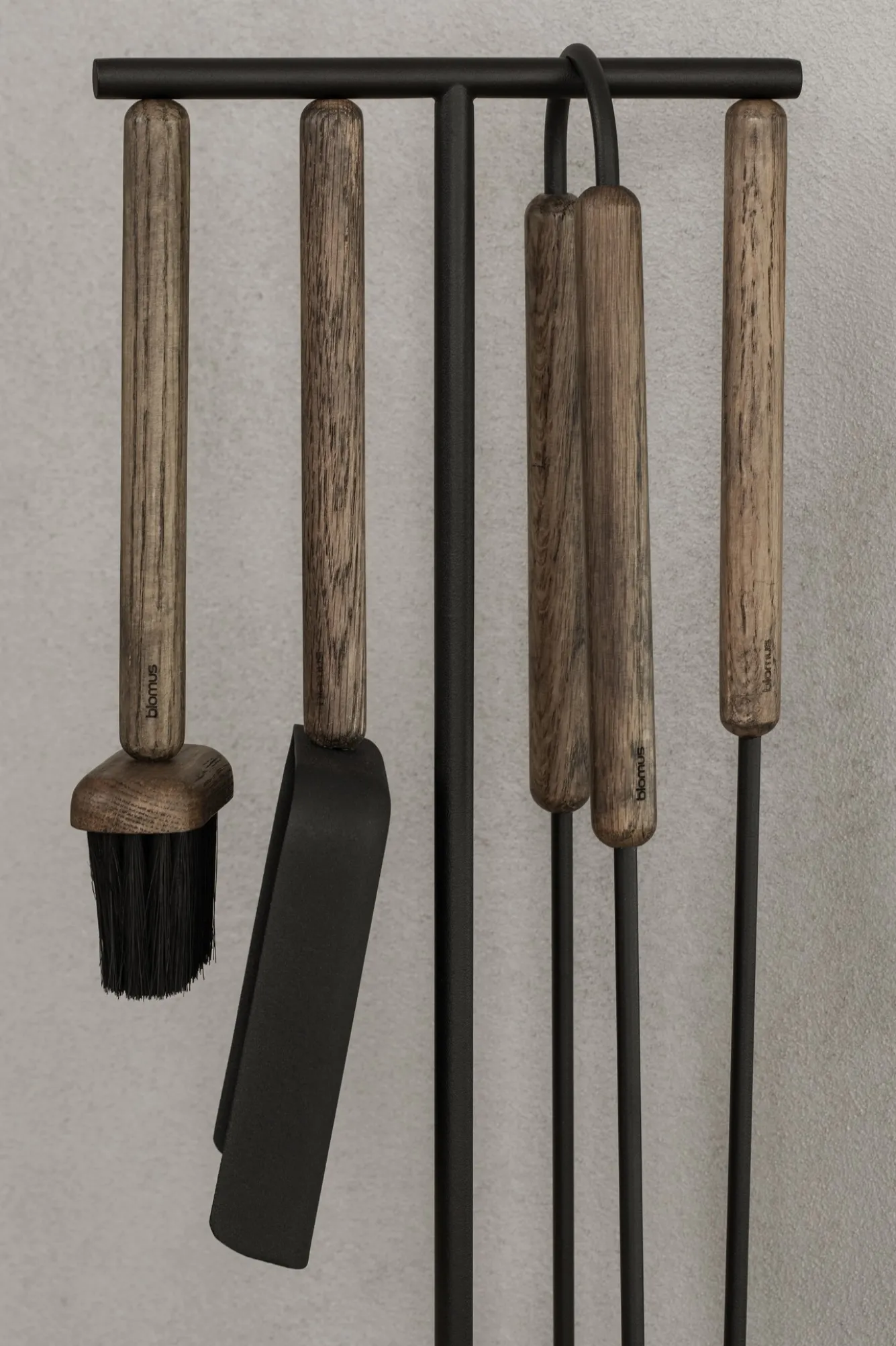 Blomus ASHI 5-piece standing fireplace set (brown oak) 66155