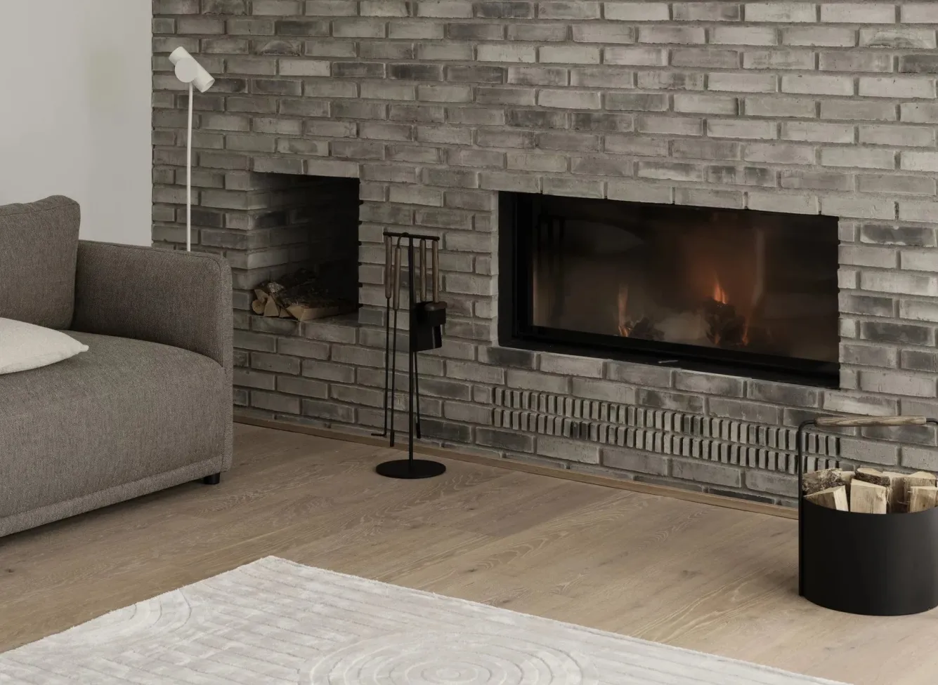 Blomus ASHI 5-piece standing fireplace set (brown oak) 66155