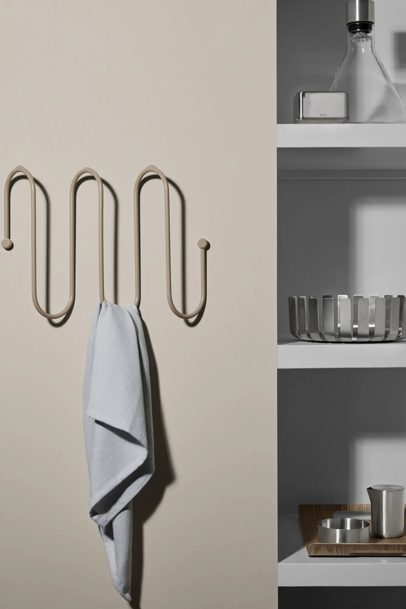 Blomus CURL coat rack color Nomad (Medium) 65917