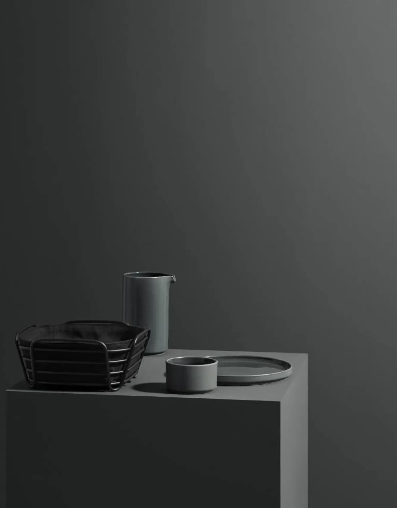 Blomus DELARA bread basket color Black (63871) 20x20 cm