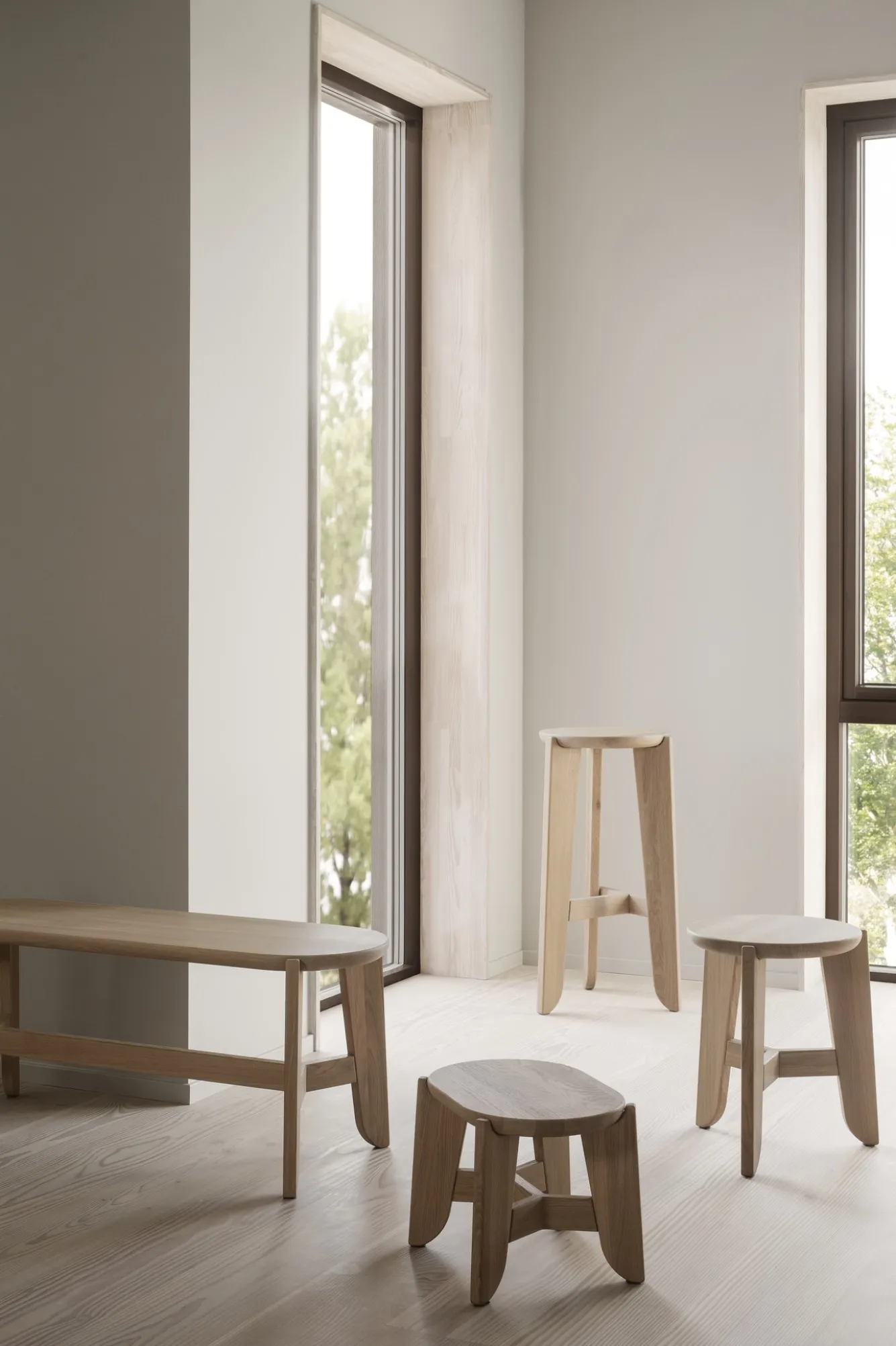 Blomus ELI step / stool - oak wood - 66511