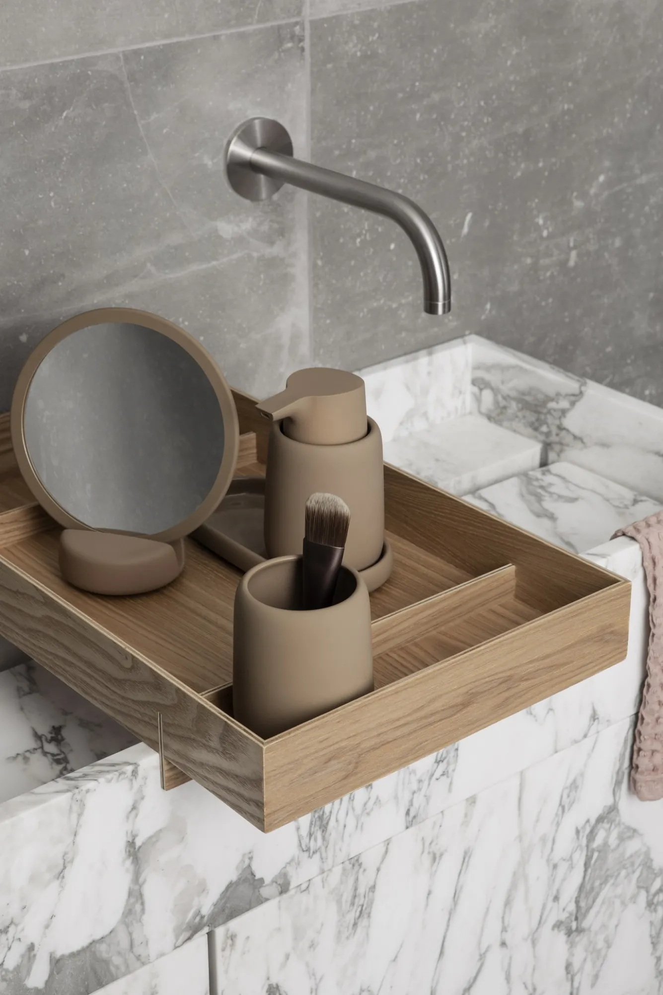 Blomus Make-up mirror SONO Tan (66376)