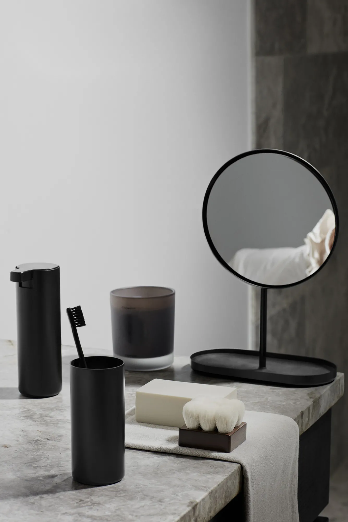 Blomus MODO Soap dispenser wall black (66259)
