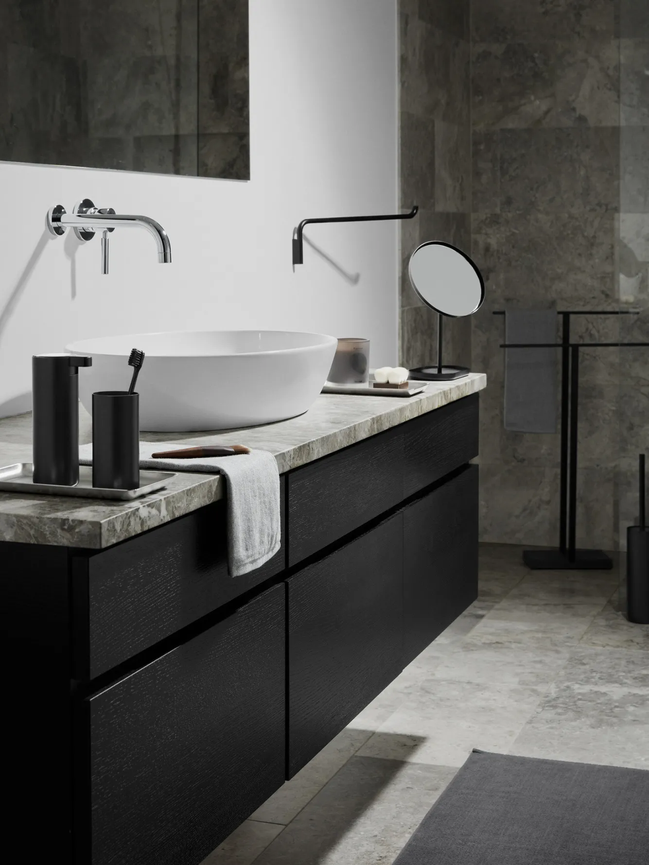 Blomus MODO towel bar swiveling color Black (69084)