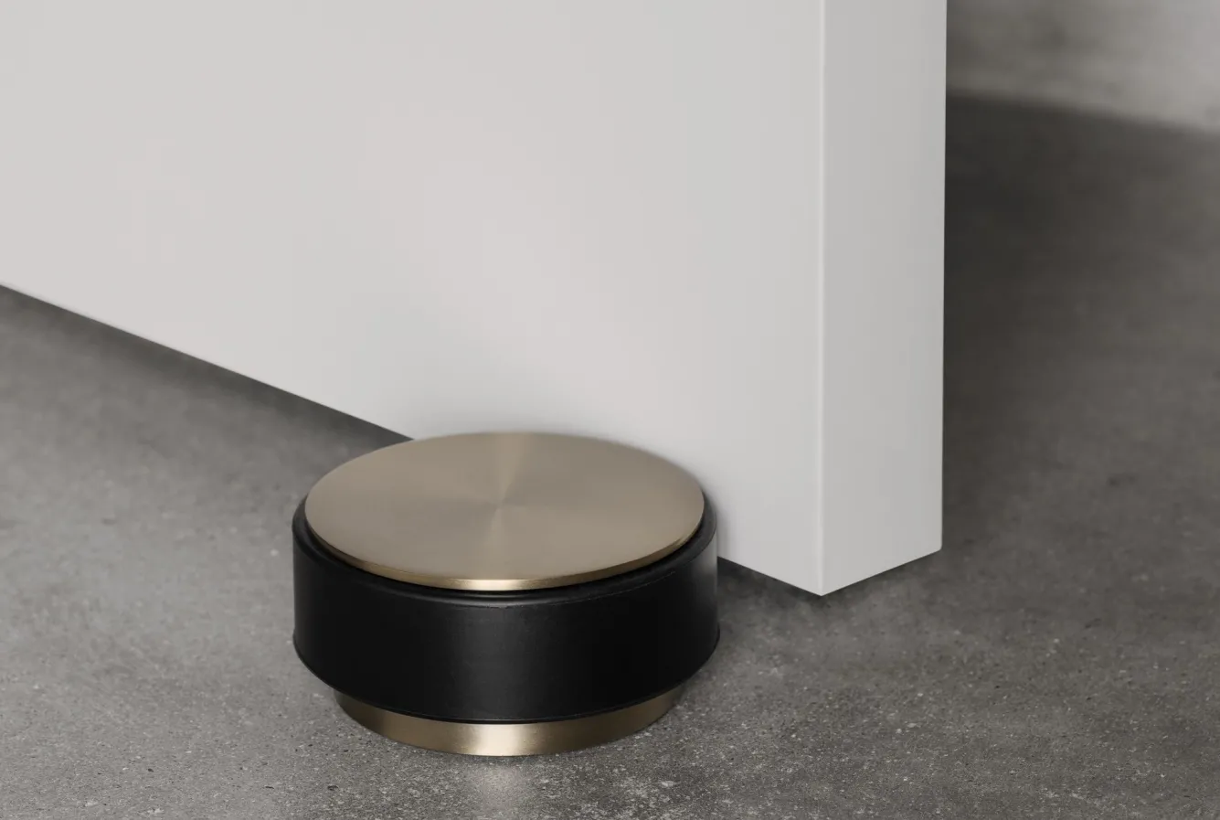 Blomus STOP door stopper 1 kg color Brass - 66917