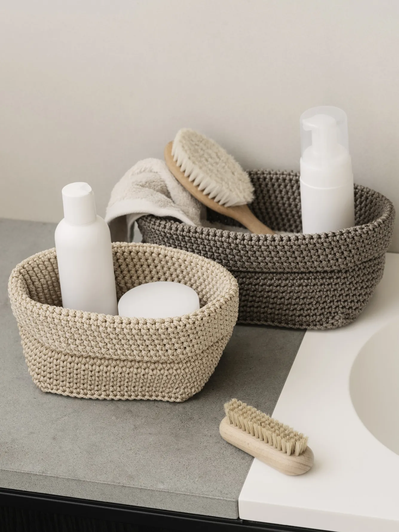 Blomus Storage basket TELA Black (medium) 66470