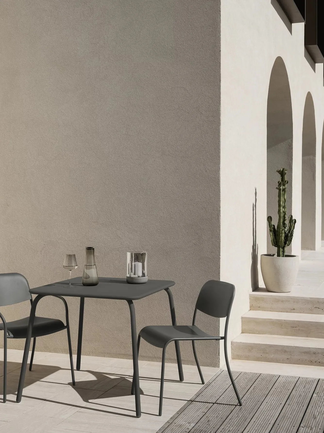 Blomus YUA garden chair Granite Gray (62174)