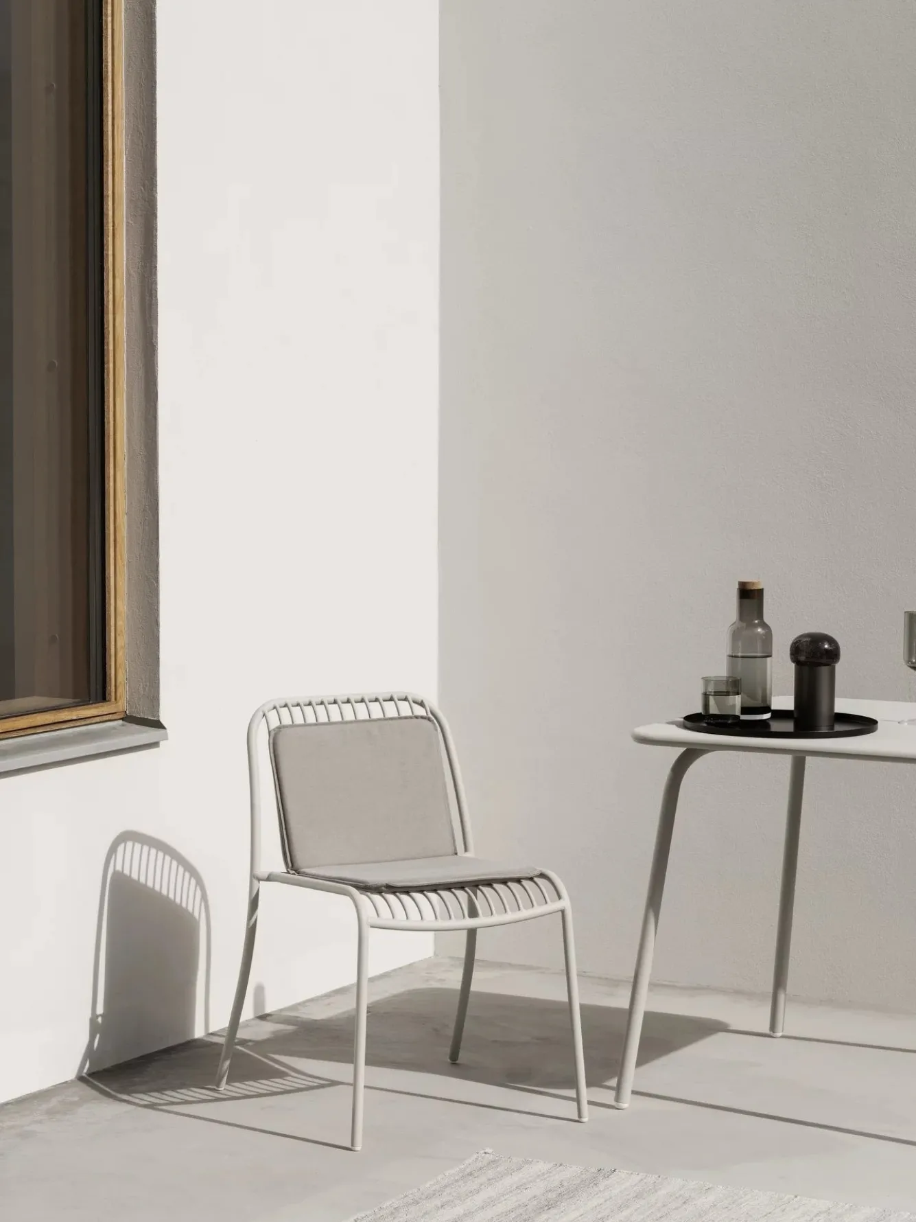 Blomus YUA garden table 80 x 80 cm - Silk Gray (62186)