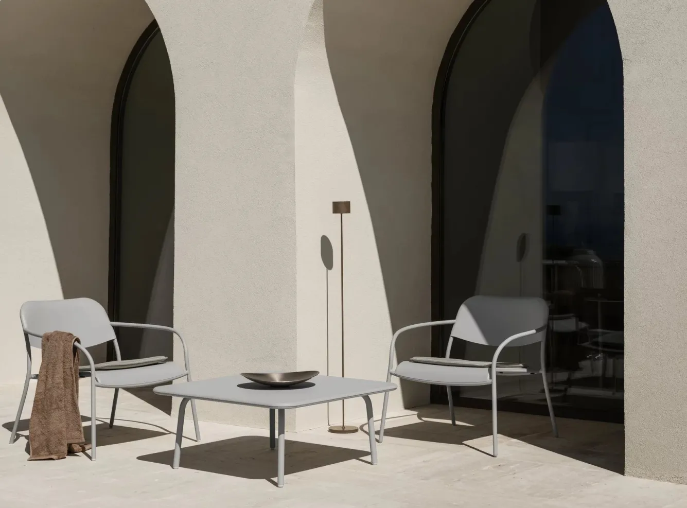 Blomus YUA WIRE lounge chair Silk Gray (62179)