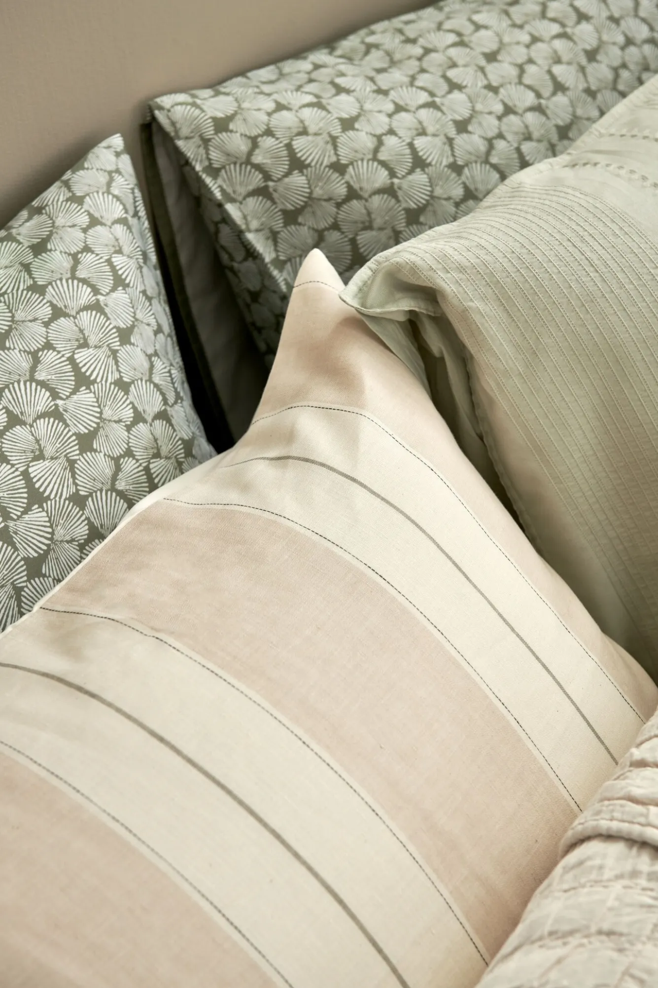 Vandyck Duvet cover PURE 79 Smoke Green 240x220 cm (satin cotton)