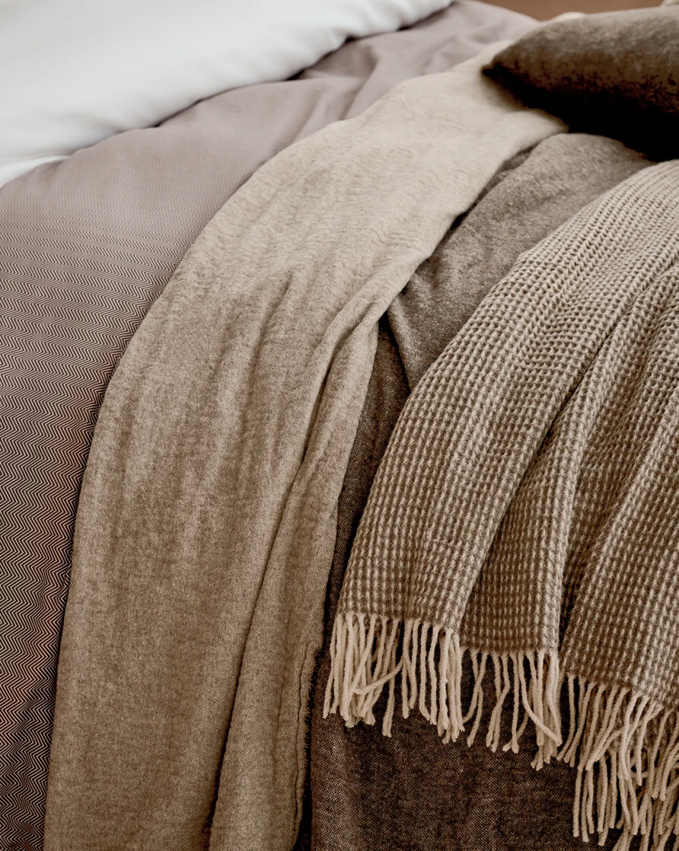 Vandyck Duvet cover HOME Milano 240x220 cm, color Taupe (satin cotton)