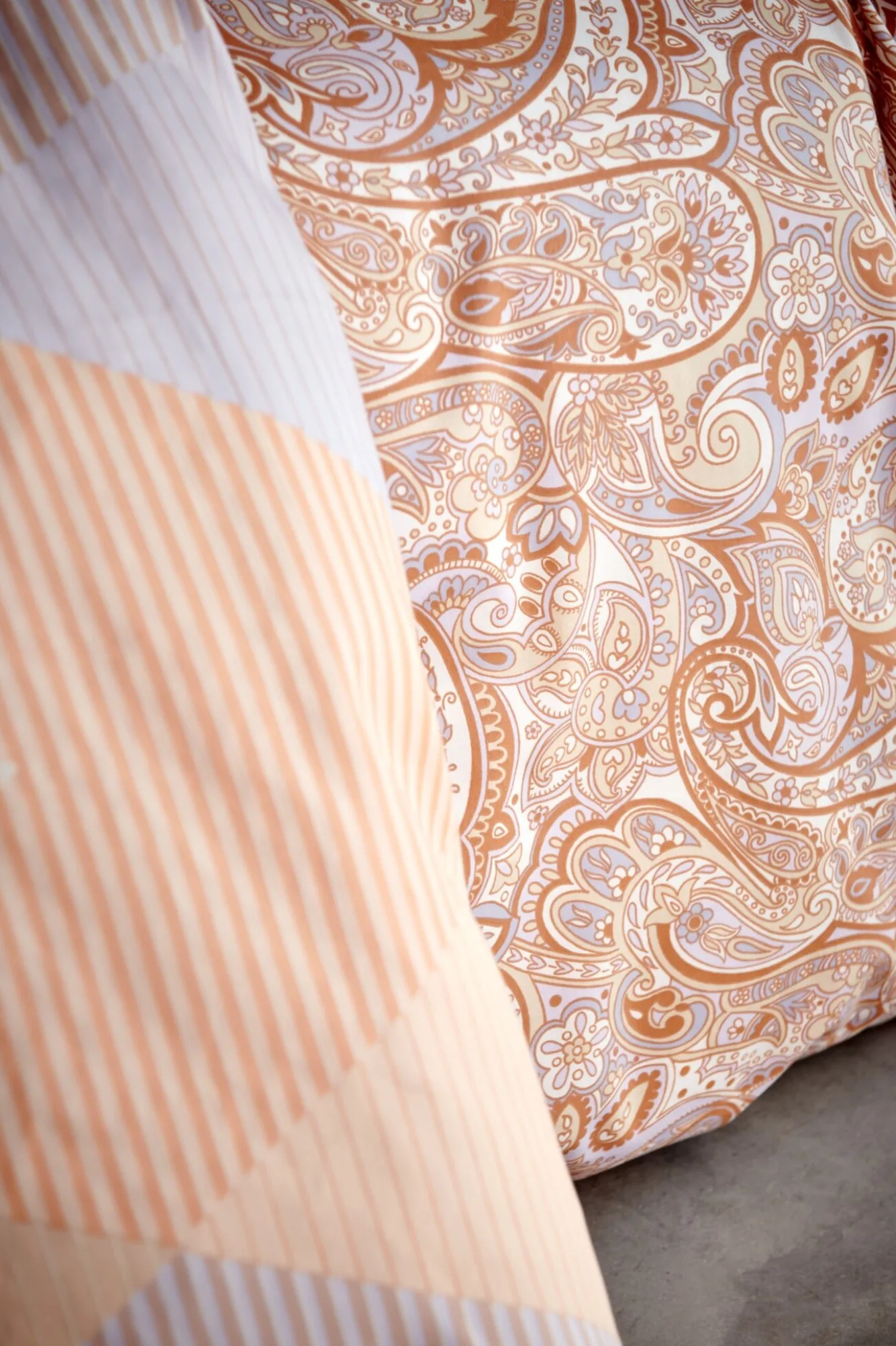 Vandyck Duvet cover GLAZE Apricot Blush 140x220 cm (satin cotton)