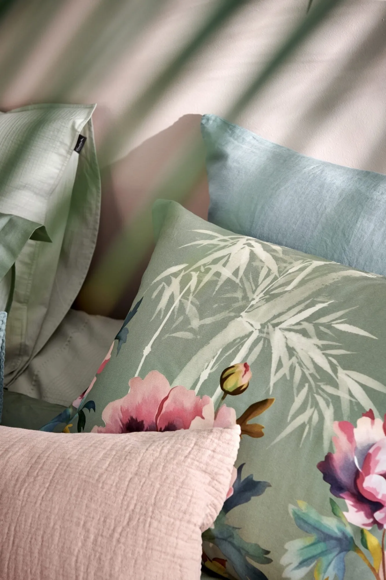 Vandyck Duvet cover PINK PEONY Multi 200x220 cm (satin cotton)