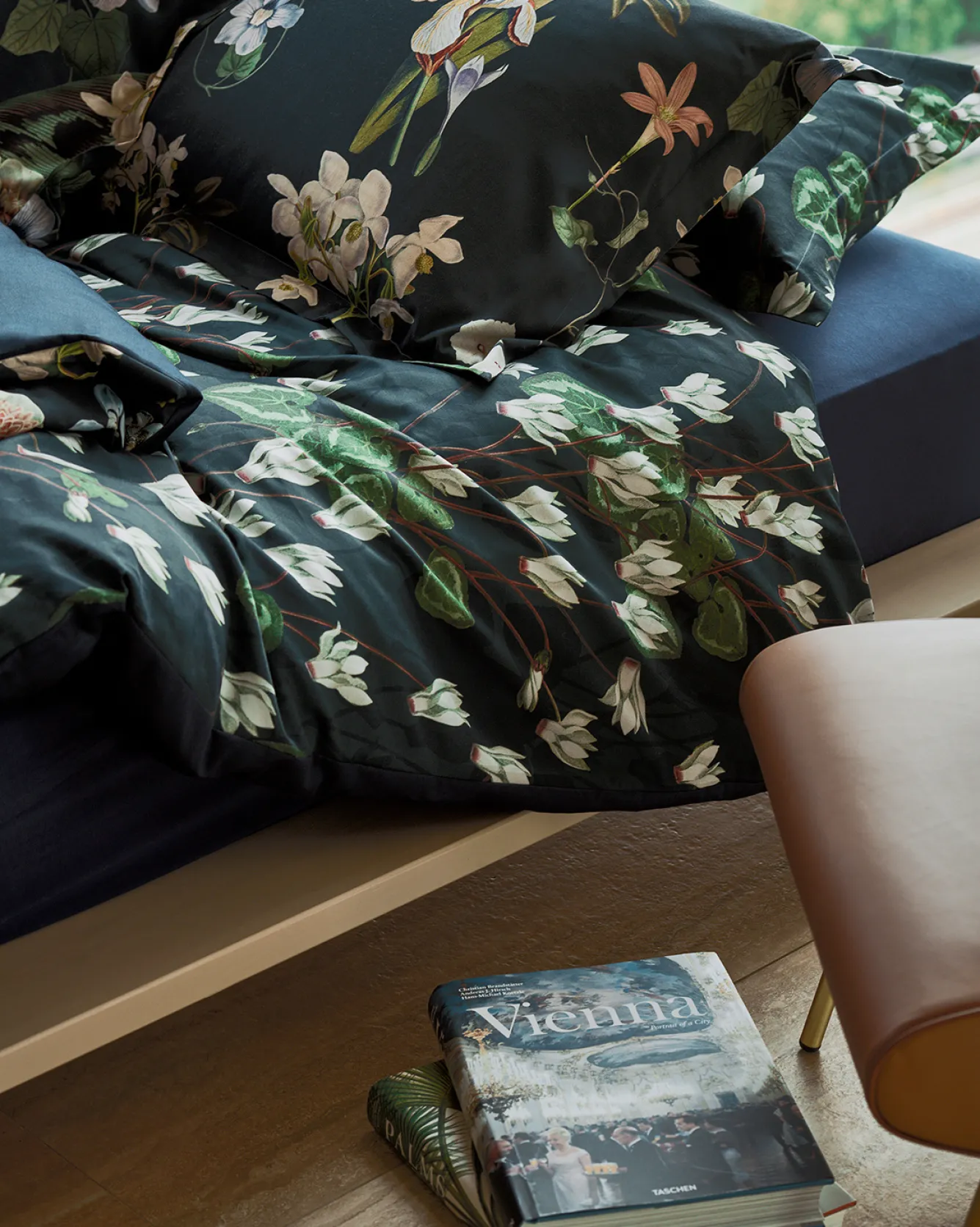 Vandyck Duvet cover GREEN FEVER Blue Ink 240x220 cm (satin cotton)