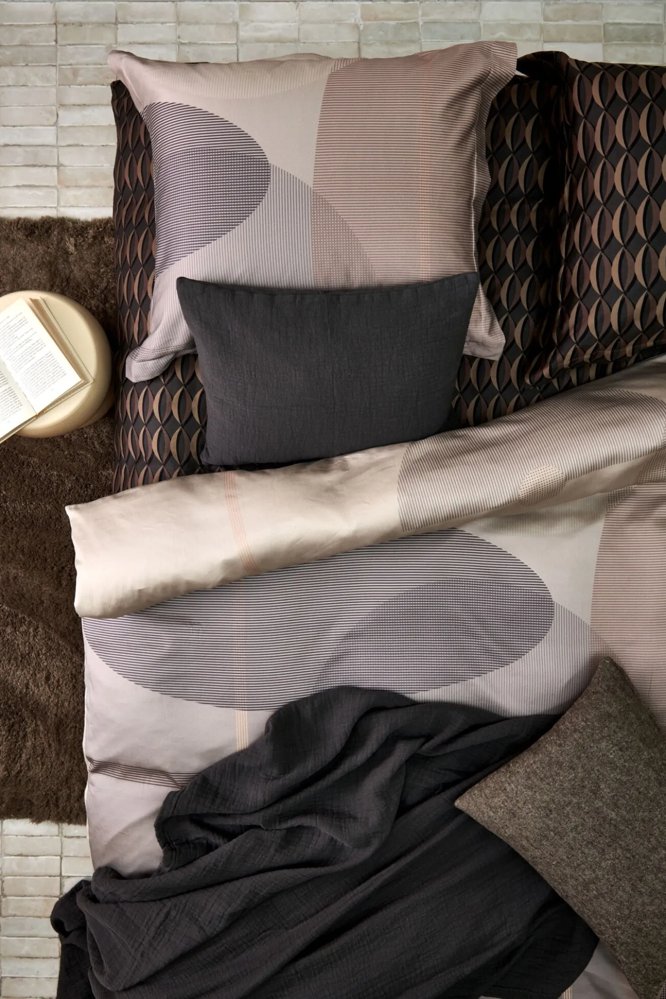 Vandyck Duvet cover BOUNCING Off Black 140x220 cm (satin cotton)