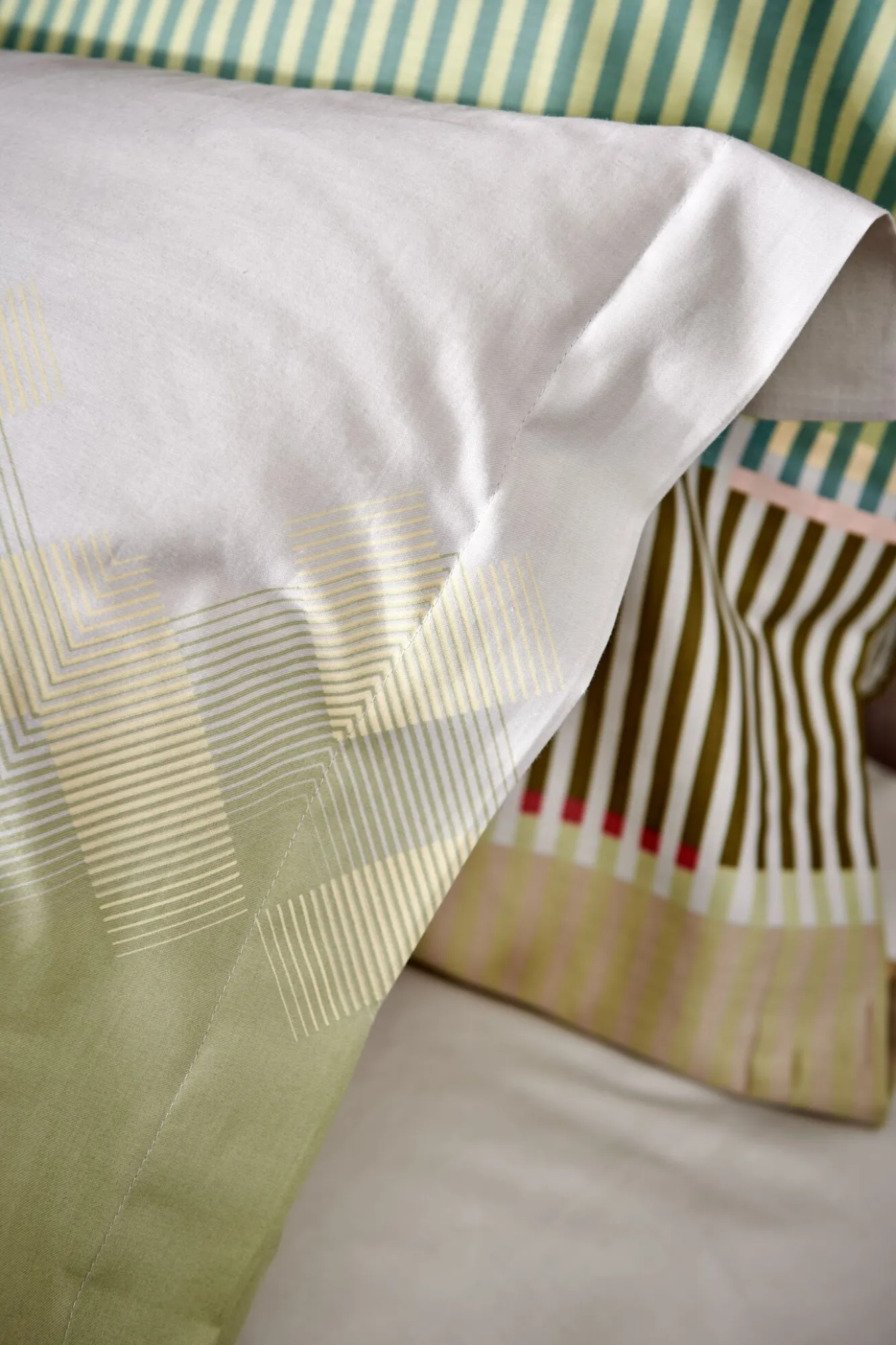 Vandyck Duvet cover HAPPY SLEEP Smoke Green 200x220 cm (satin cotton)