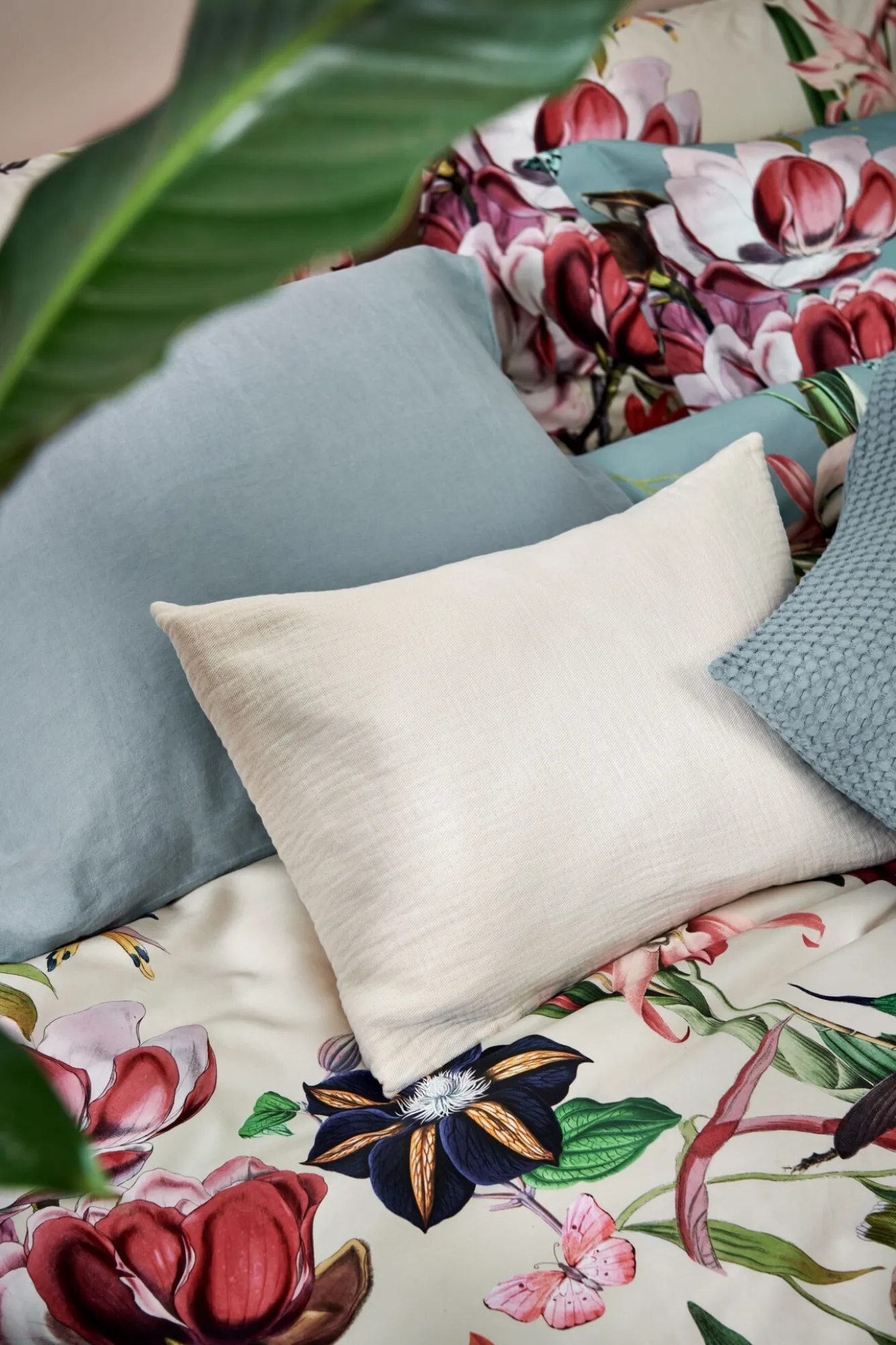 Vandyck Duvet cover FLOWER MIX Cream Tan 240x220 cm (satin cotton)