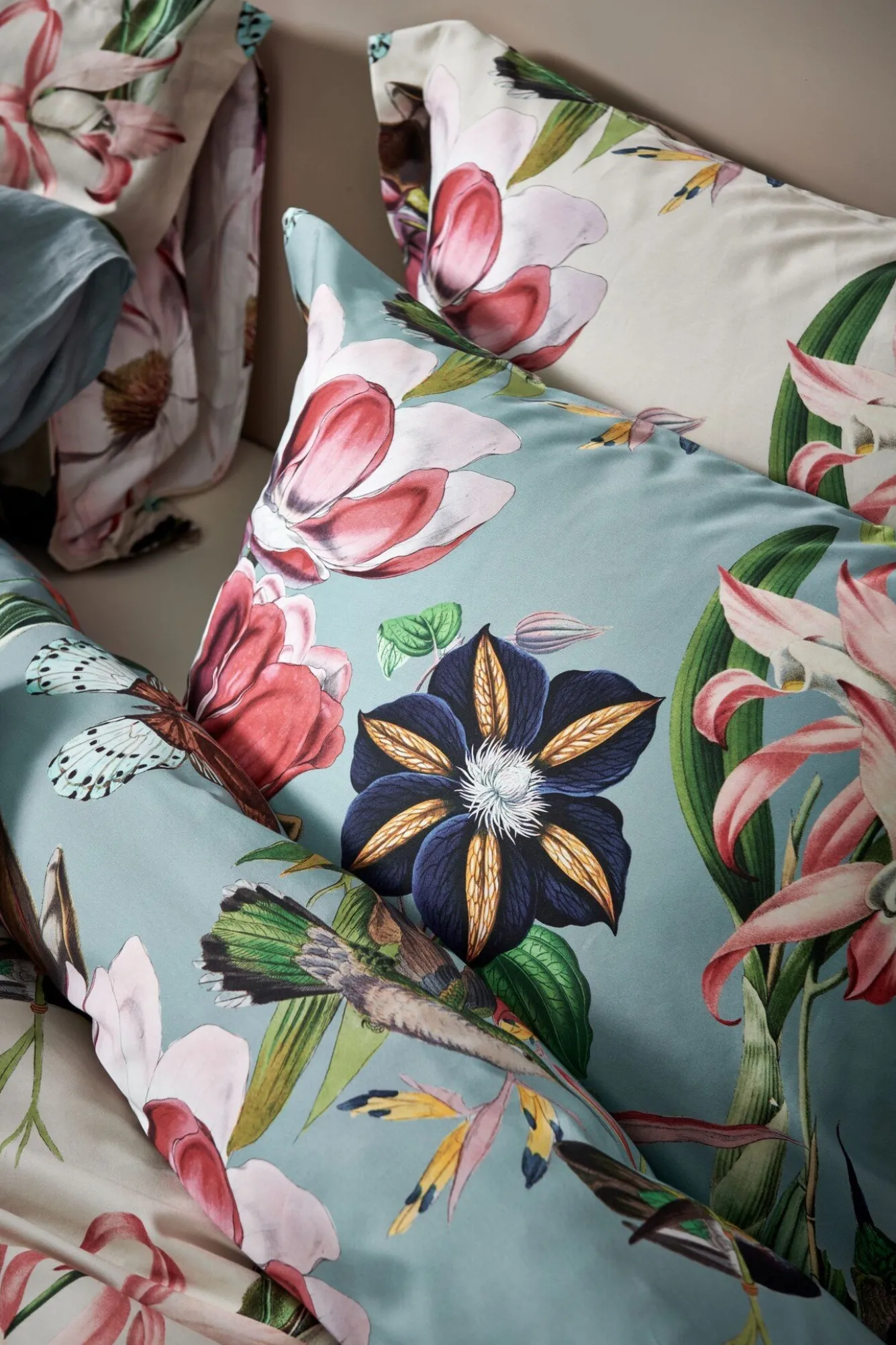 Vandyck Duvet cover FLOWER MIX Cream Tan 240x220 cm (satin cotton)