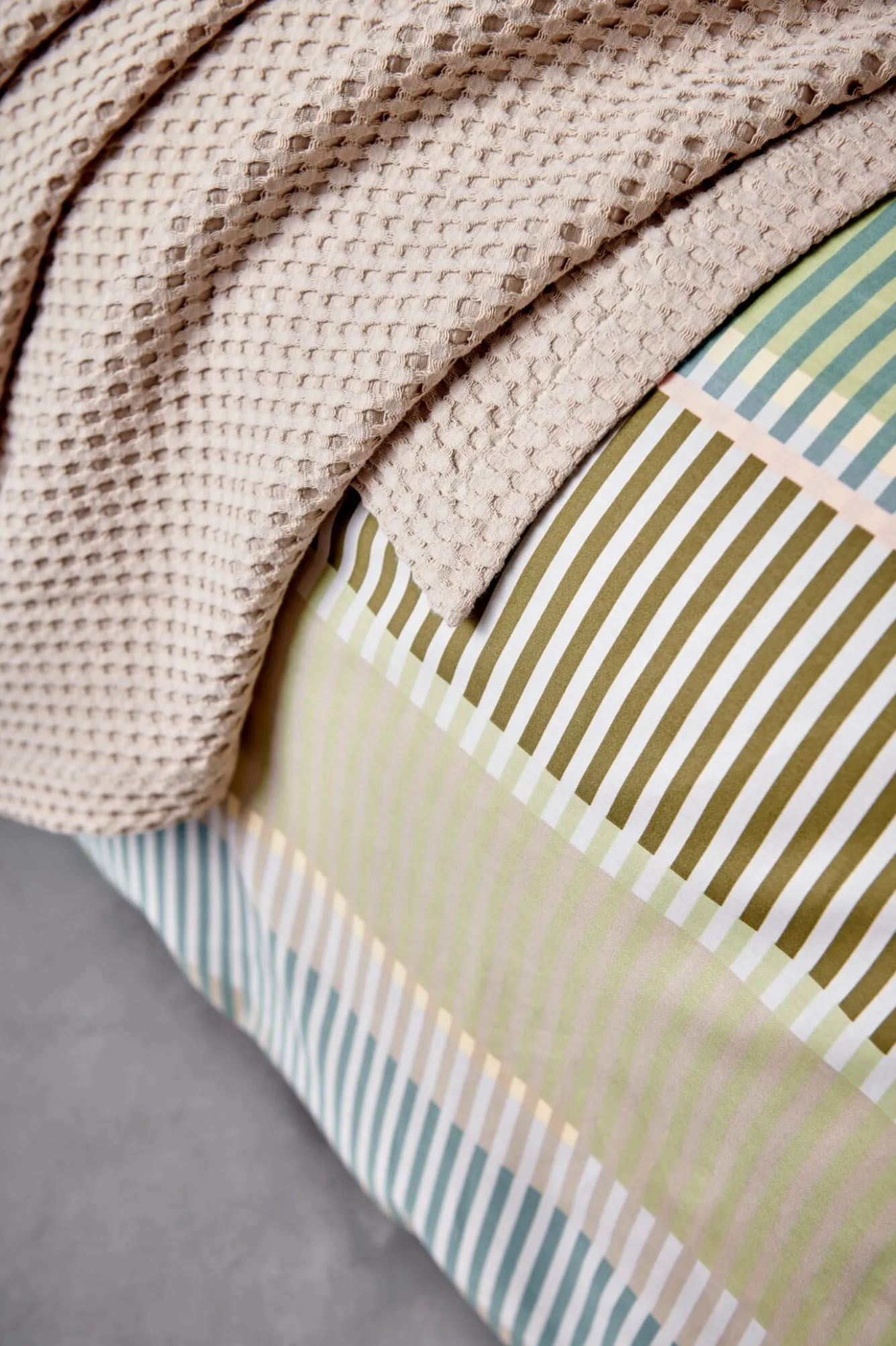 Vandyck Duvet cover OPTIMIST Smoke Green 140x220 cm (satin cotton)