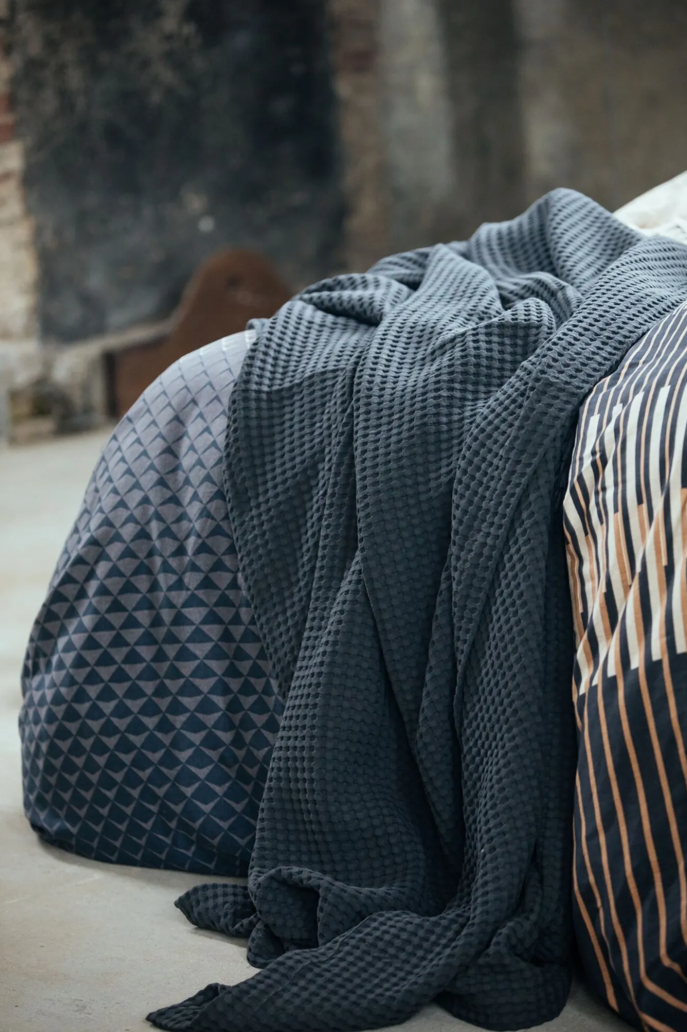 Vandyck Duvet cover WANDER Off Black 140x220 cm (satin cotton)