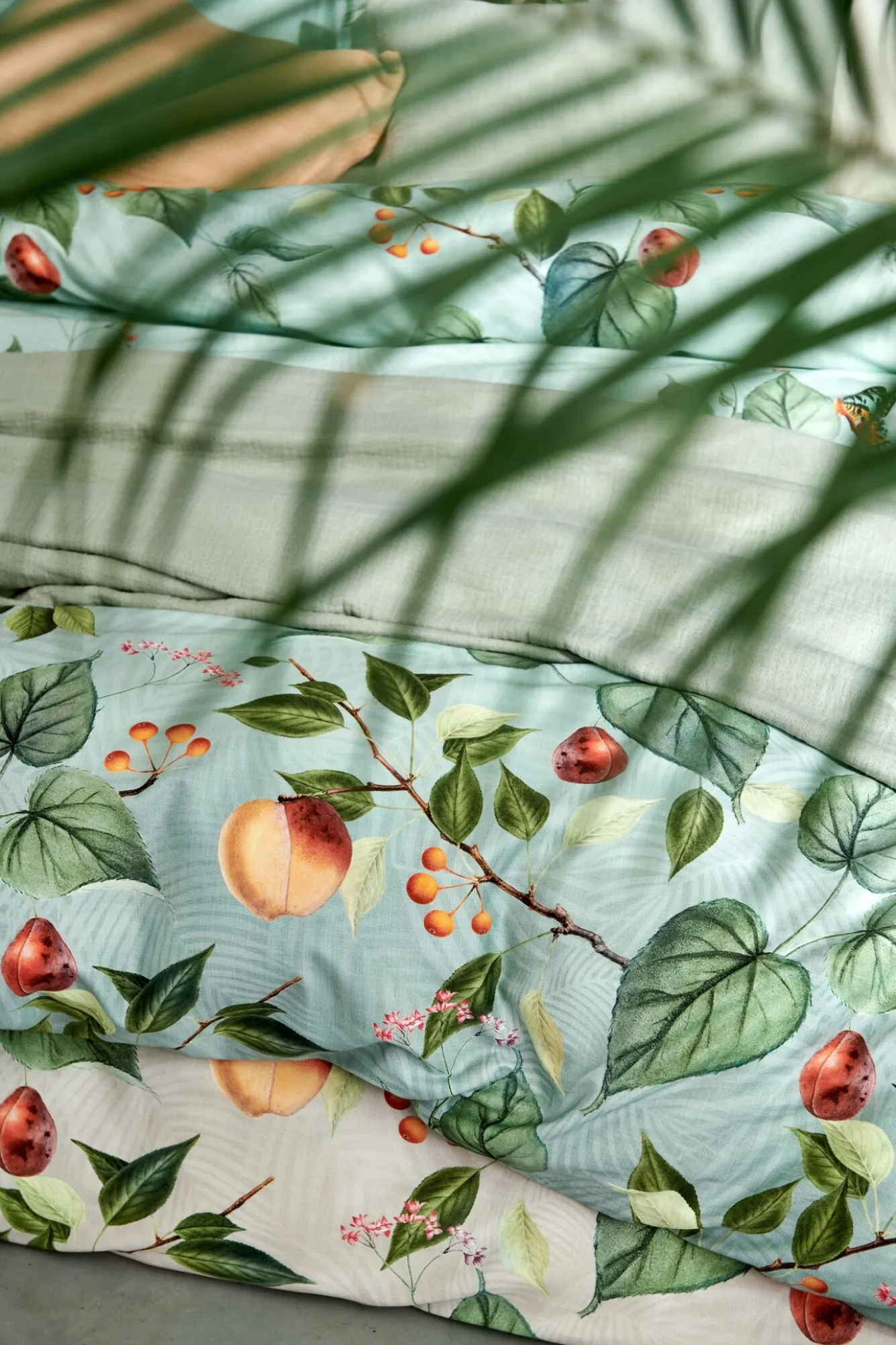 Vandyck Duvet cover FRUIT GARDEN Cream Tan 240x220 cm (satin cotton)