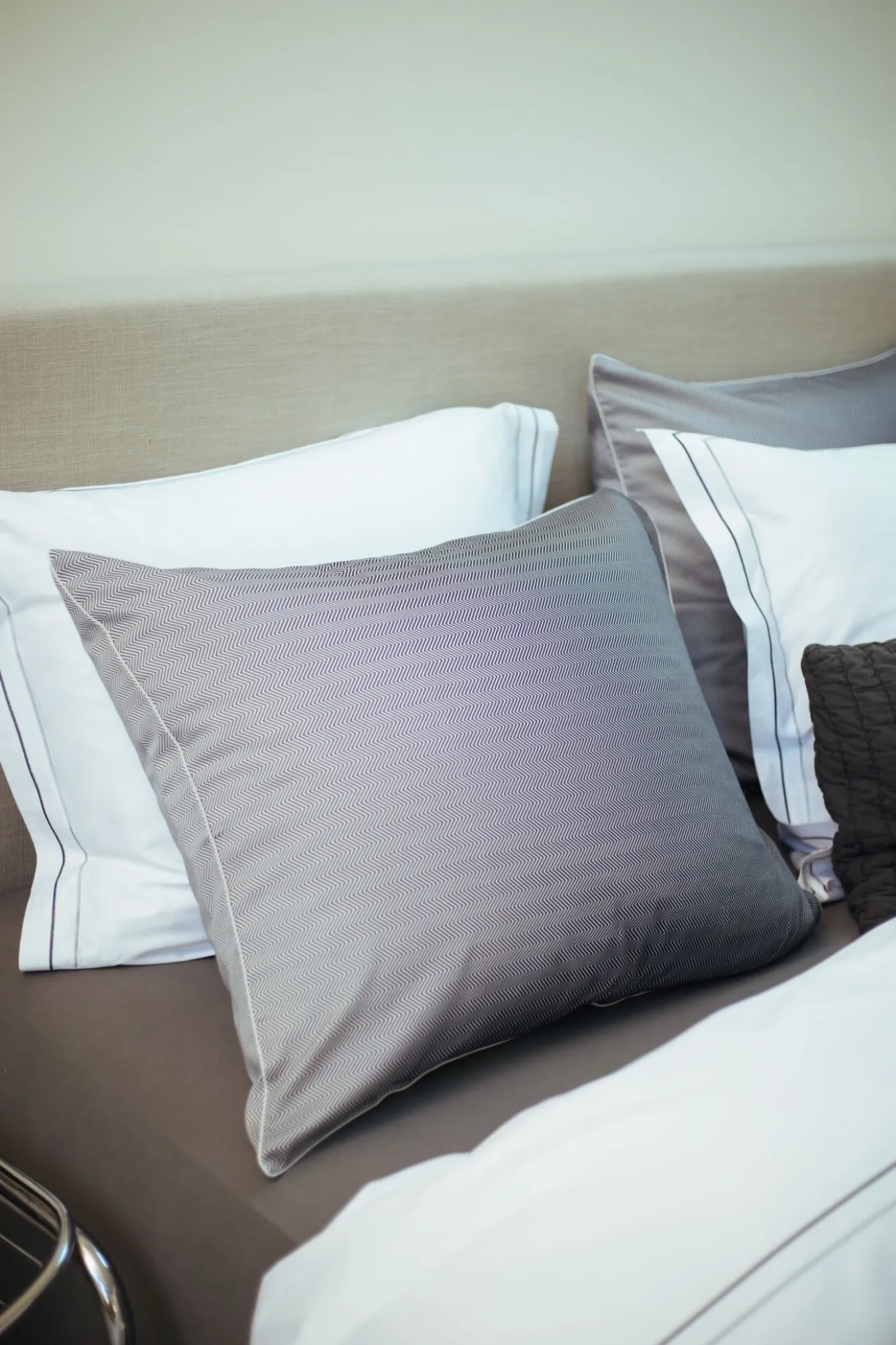 Vandyck Duvet cover PURITY Naples 140x220 cm, color Off Black (satin cotton)