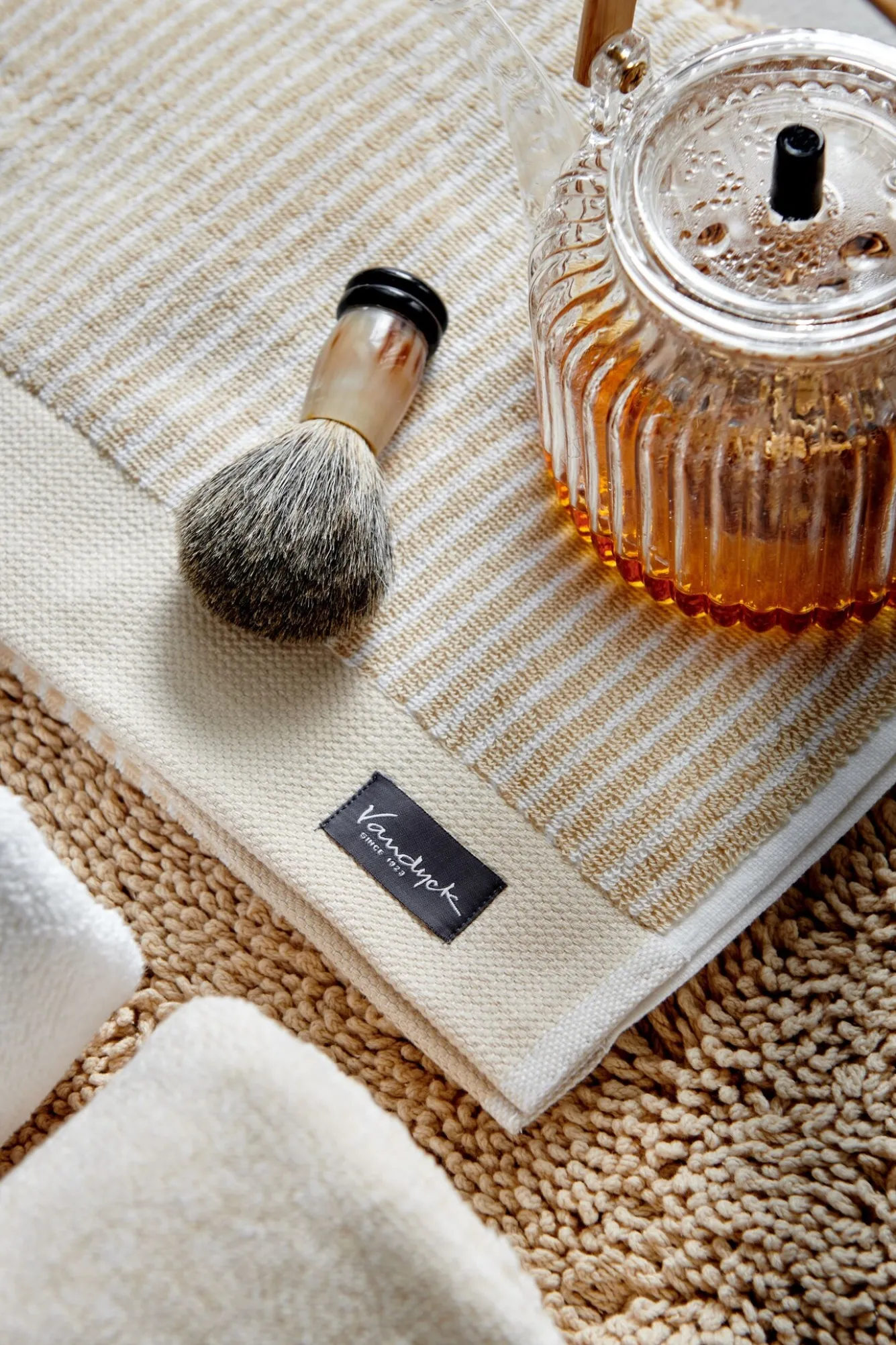 Vandyck Towel HOME Petit Ligne Bleached Sand-207 (BAKC15101)